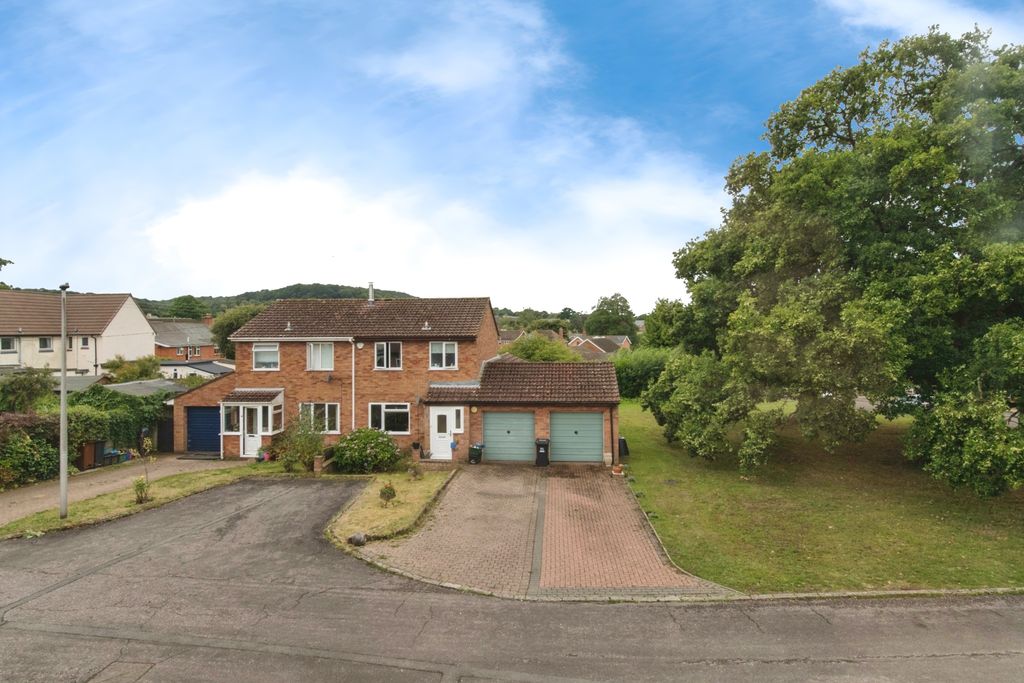 Property photo 1 of 20