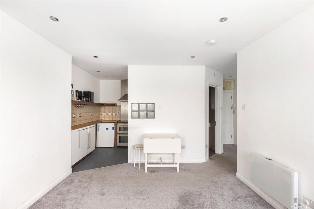 Property photo 3 of 16 Picture No. 04