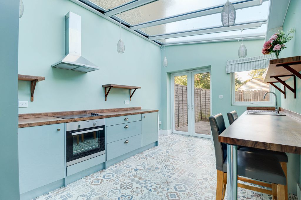 Property photo 3 of 15 Kitchen
