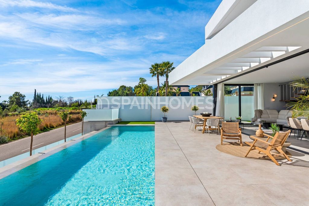 Property photo 1 of 54