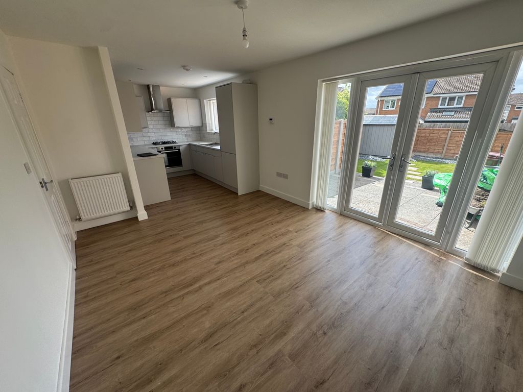 Property photo 3 of 17 Img_5456