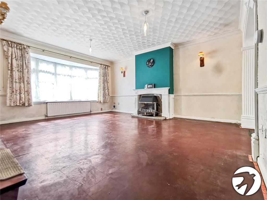 Property photo 2 of 18 Picture No. 11