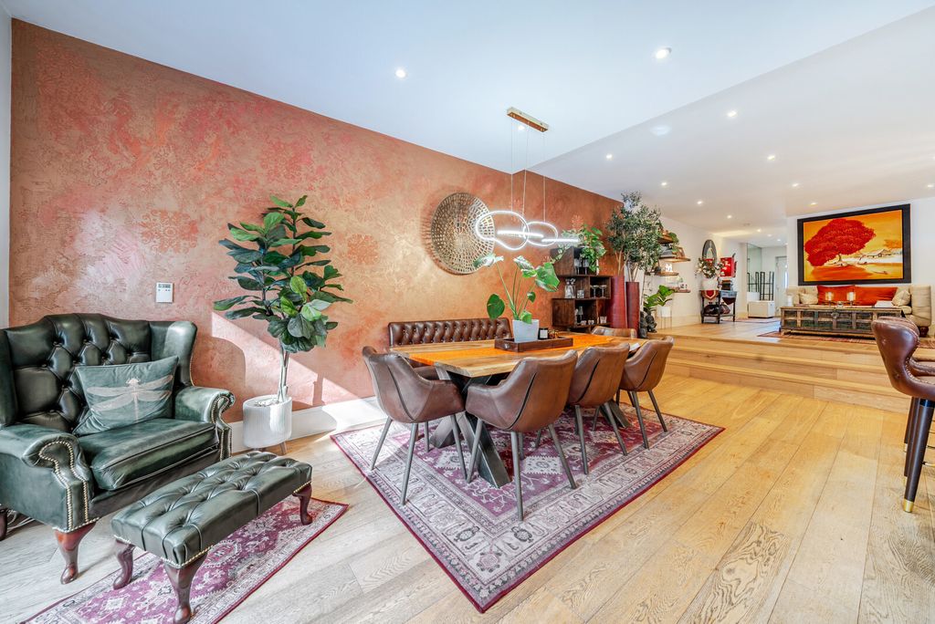 Property photo 2 of 20 1472914-10-6A284A...