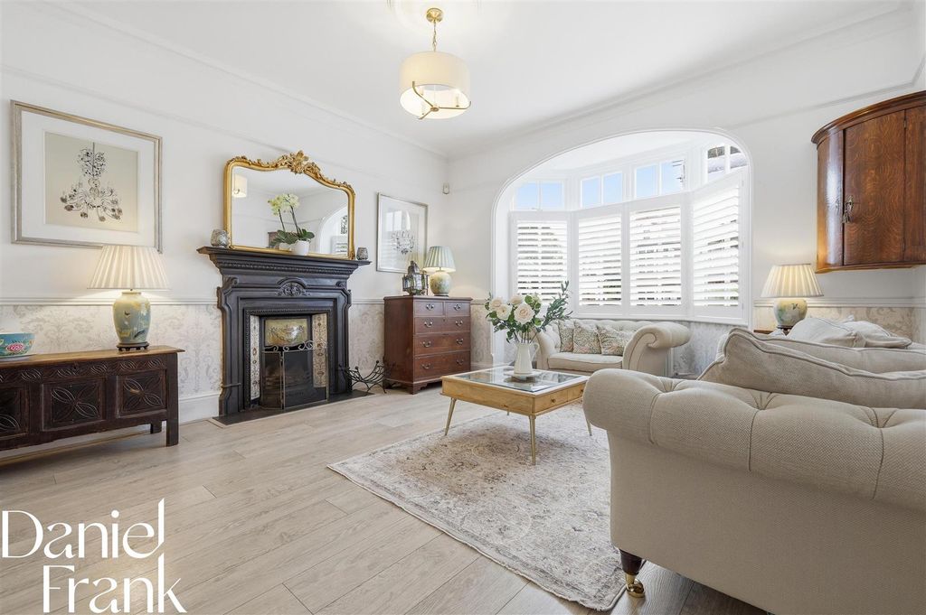 Property photo 2 of 37
