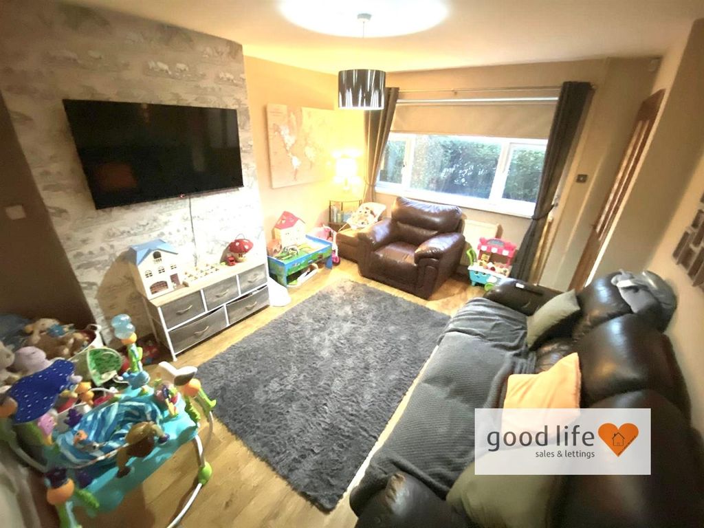 Property photo 2 of 10 20250114_163730000_Ios 169Gillinghamroad.Jpg