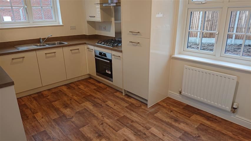 Property photo 1 of 6 Kitchen