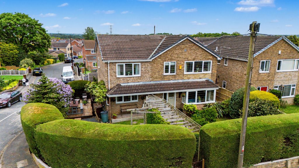 Property photo 1 of 21 5 Bedroom Detached For Sale