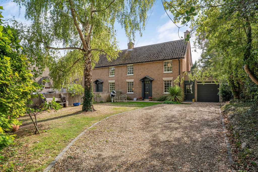 Property photo 1 of 24