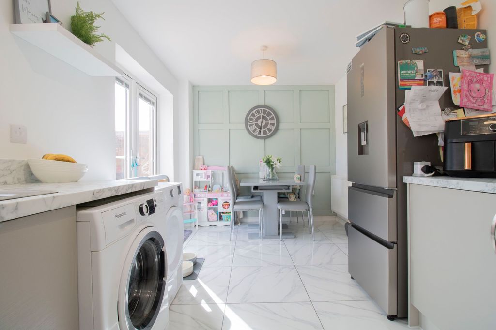 Additional image 9 of 3 bed semi-detached house for saleFfordd Penallta, Gellihaf NP12