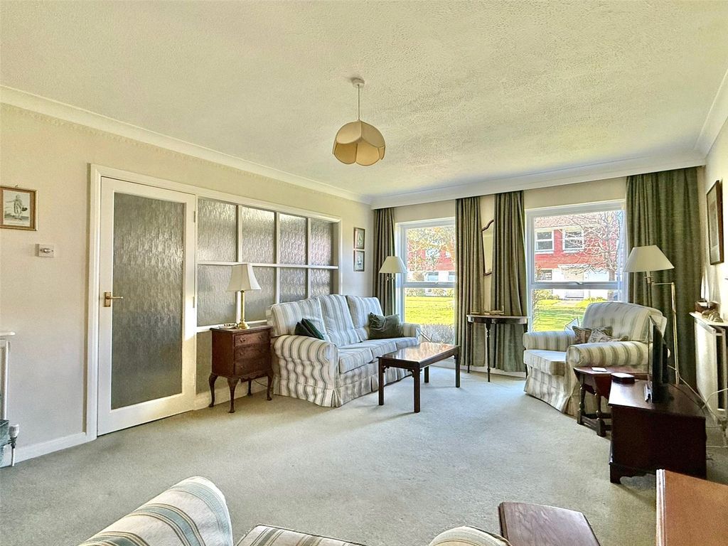 Property photo 2 of 17 Picture No. 15