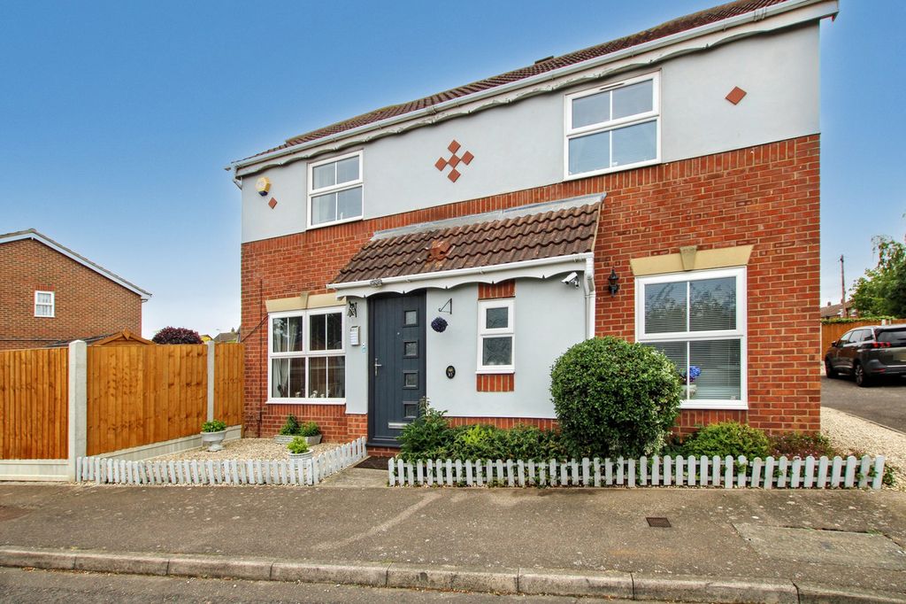 Property photo 1 of 32