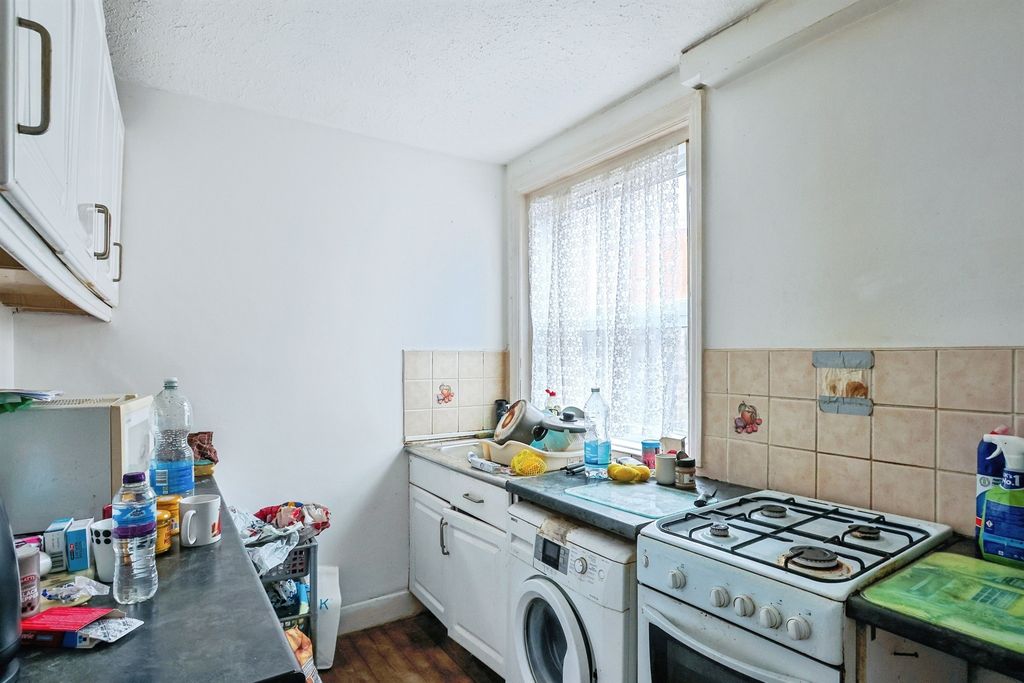 Property photo 3 of 17