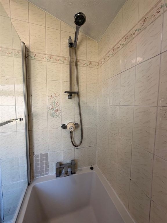 Property photo 2 of 23 Family Bathroom Angle 2