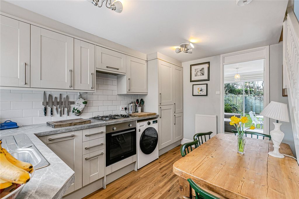 Property photo 2 of 25 Kitchen