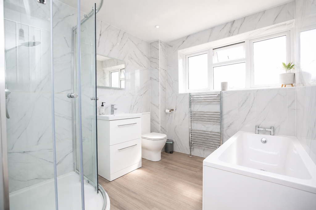 Property photo 3 of 18 E2