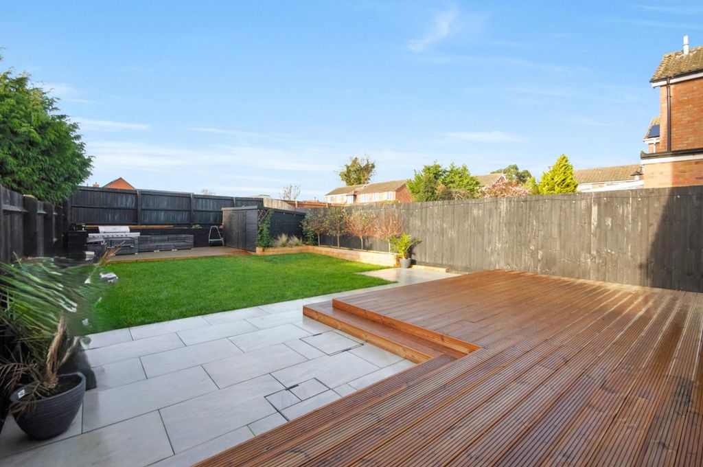 Property photo 2 of 20