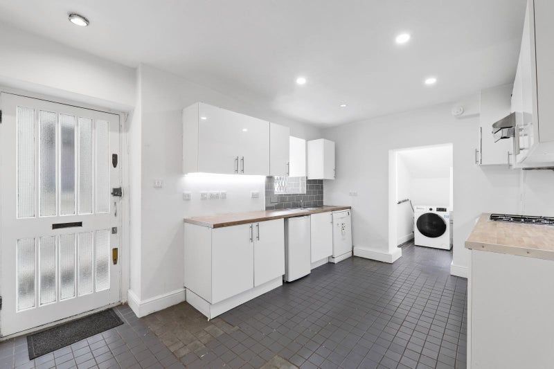 Property photo 2 of 8 Photo 2