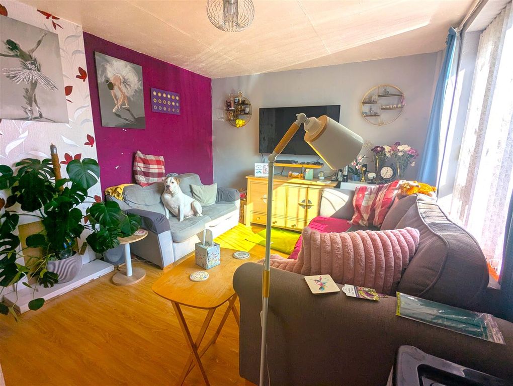 Property photo 3 of 8 Living Room