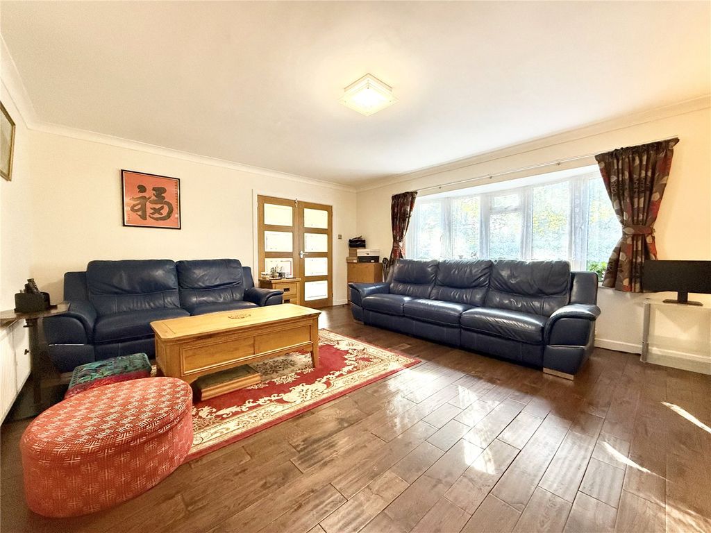 Property photo 2 of 25 Lounge