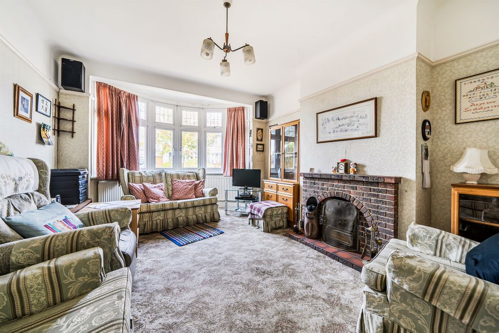 Property photo 3 of 13