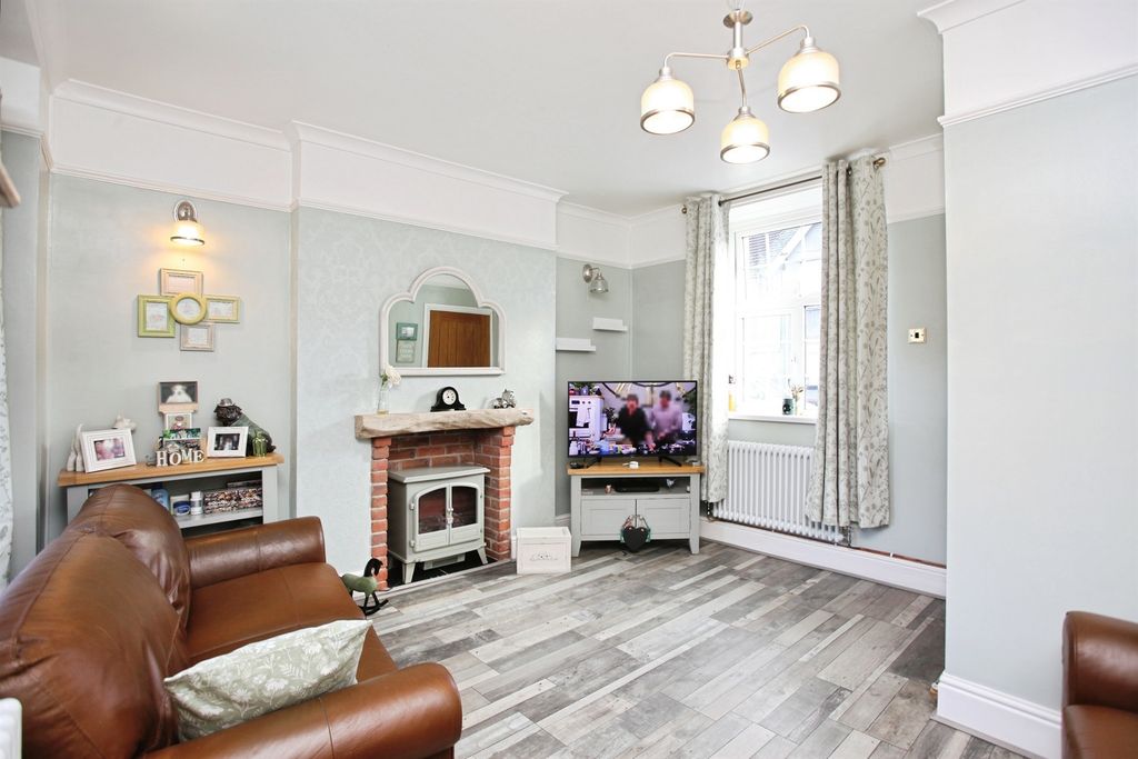 Property photo 3 of 17