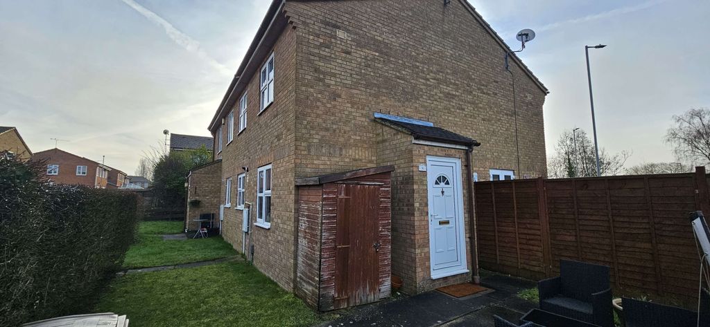 Property photo 1 of 13 1 Bedroom Cluster House With Garden For Sale With Allocated Parking!