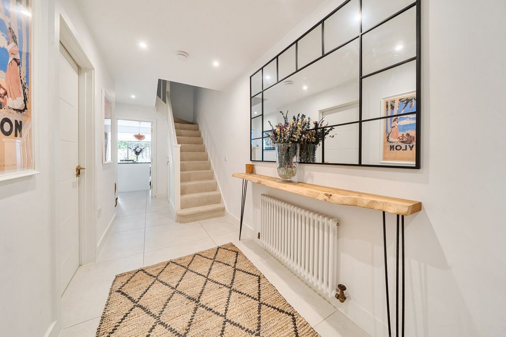 Property photo 2 of 25 1479591-12-6A3414...