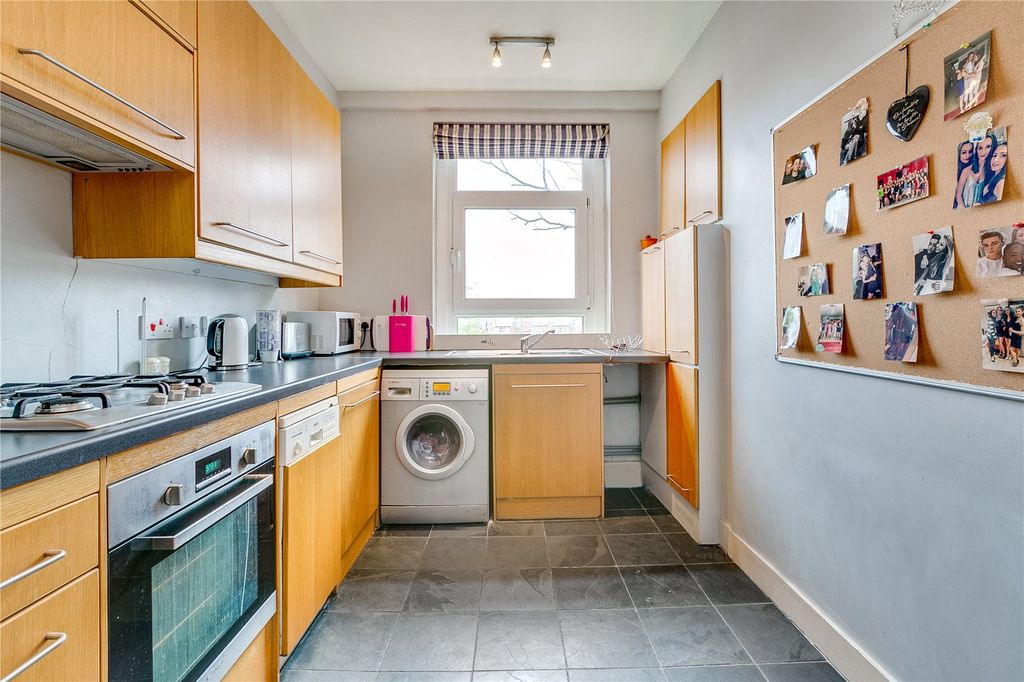 Property photo 3 of 10