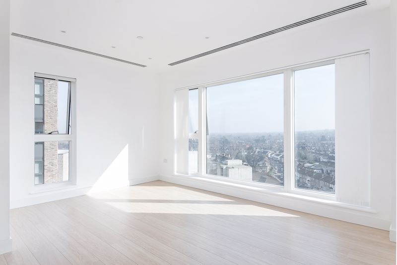 Property photo 3 of 14 Reception Area