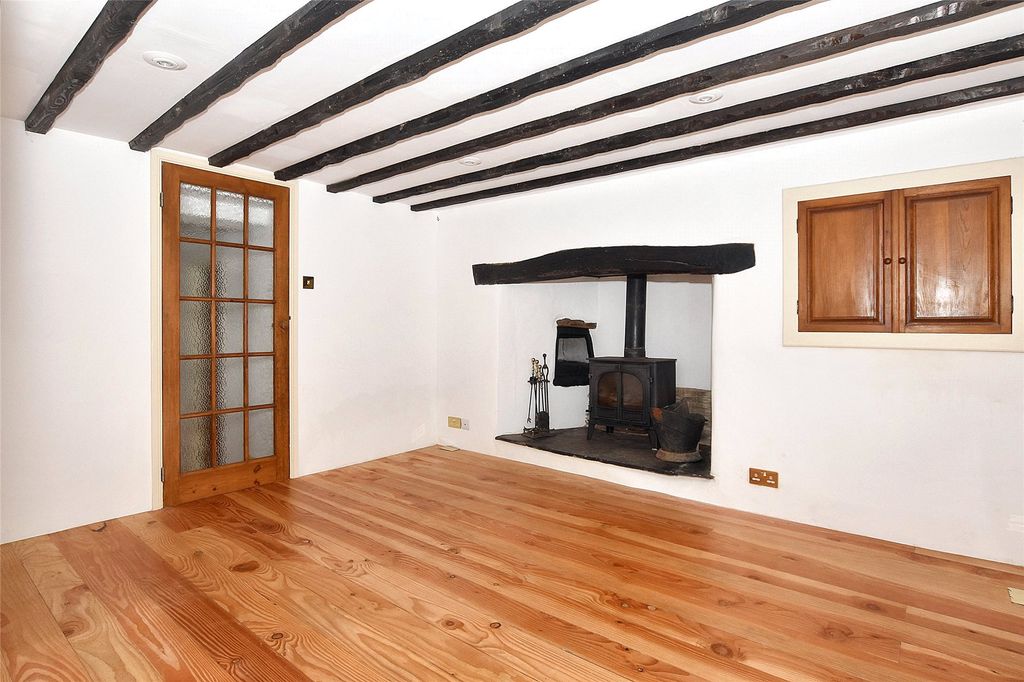 Property photo 2 of 14 Sitting Room