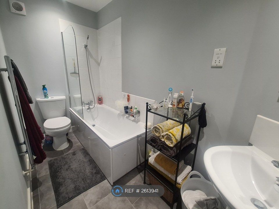 Property photo 3 of 7 Bathroom