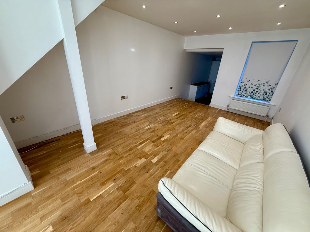 Property photo 3 of 15 Image