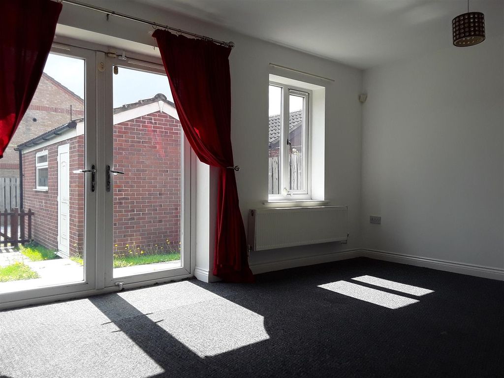 Property photo 2 of 7 Living Room