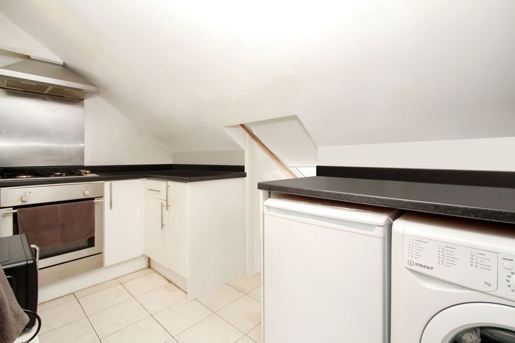 Property photo 3 of 8