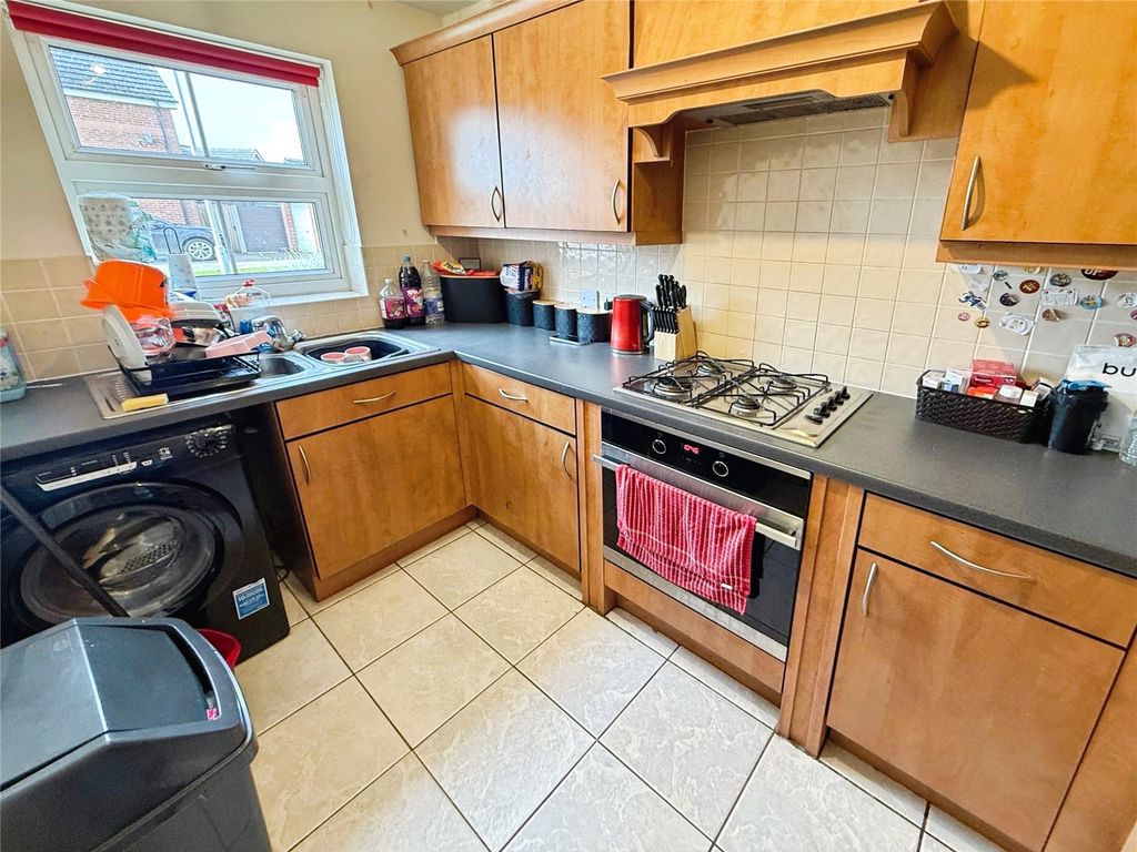 Property photo 3 of 14 Kitchen