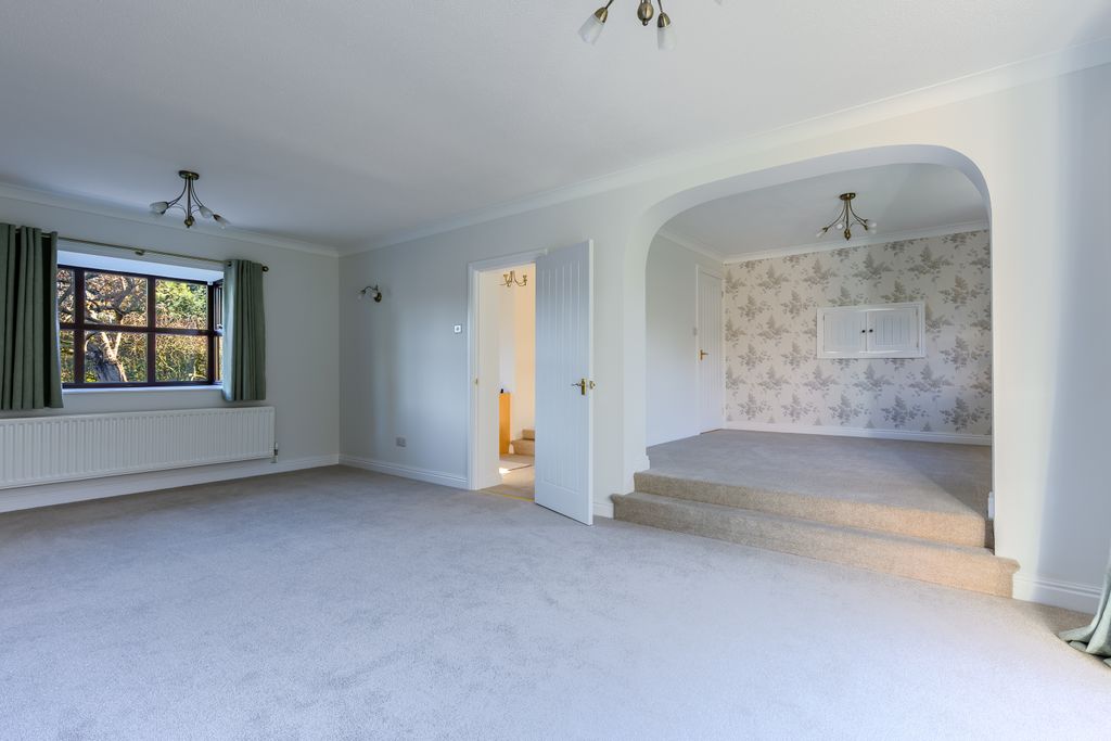 Property photo 3 of 33