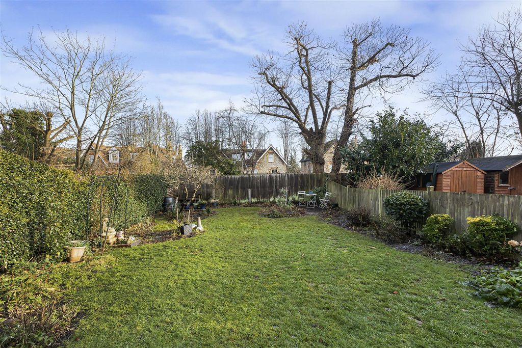 Property photo 3 of 24 Garden