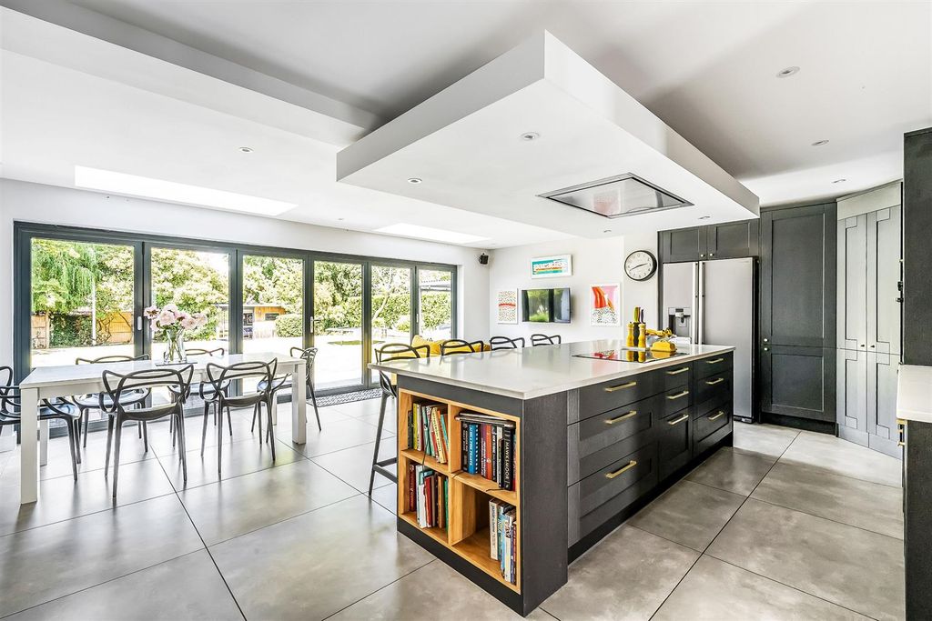 Property photo 2 of 26 .Fiona-Close-21.Jpg