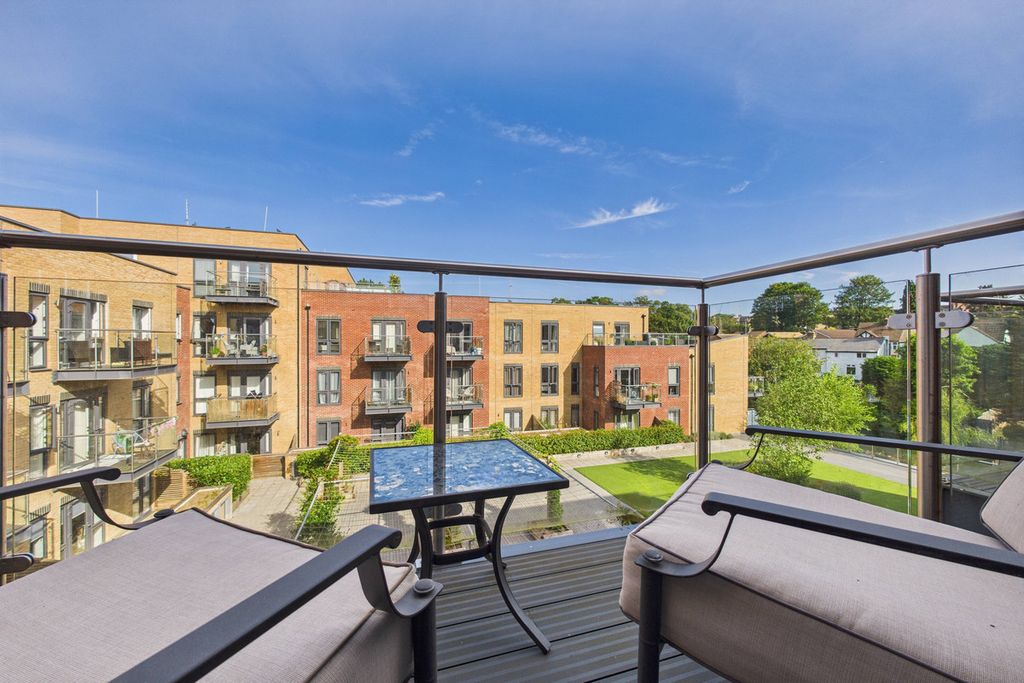 Property photo 3 of 21