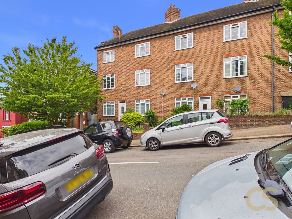 Property photo 1 of 12 5480261