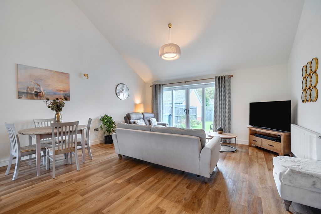Property photo 2 of 20 1365784-13-68F206A74F780