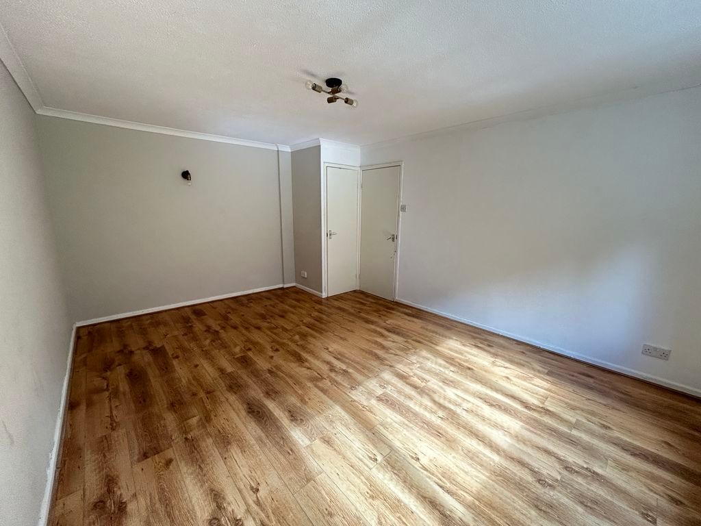 Property photo 3 of 17 Photo 3