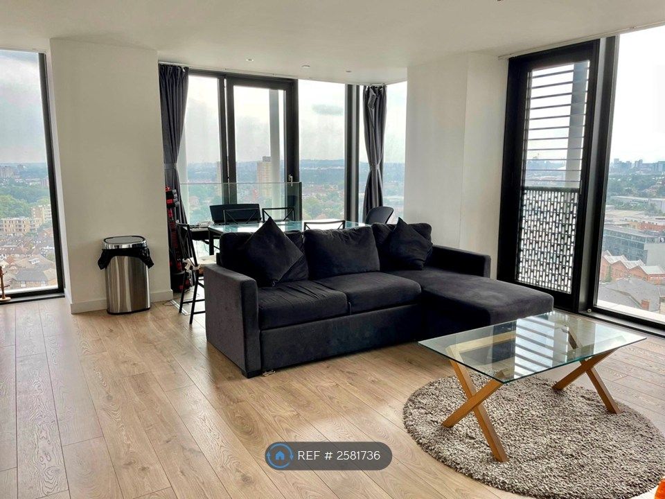 Property photo 1 of 8 Living/ Dinning Room