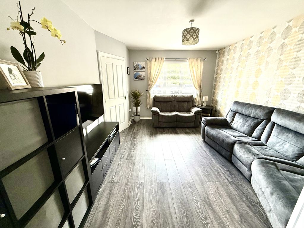 Property photo 3 of 9 Img_9043