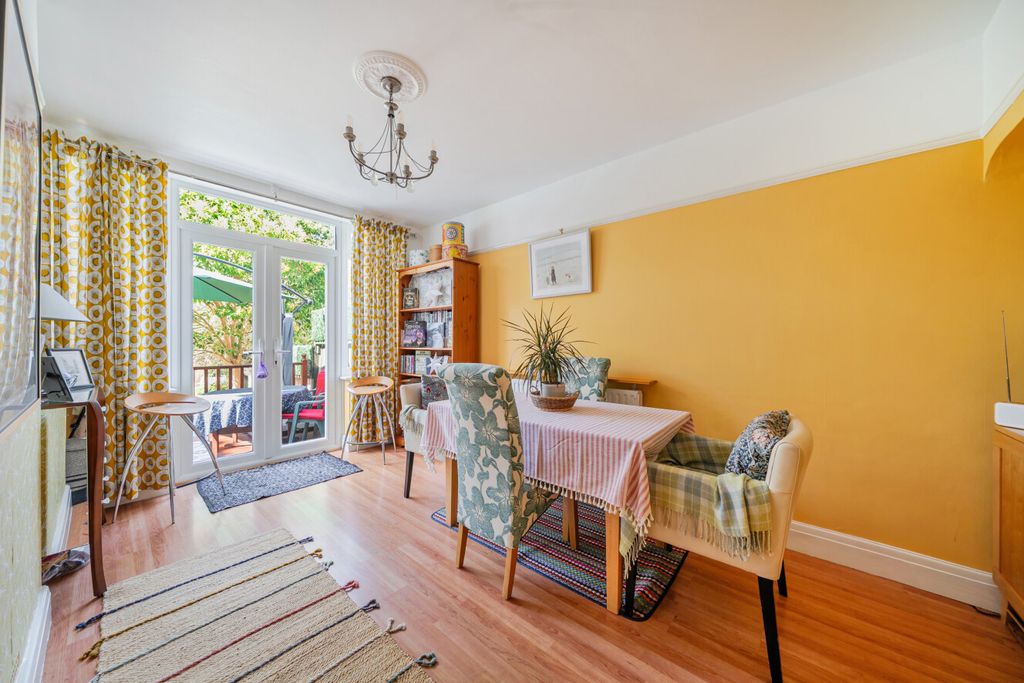 Property photo 3 of 16 1502299-10-6A7Eed...