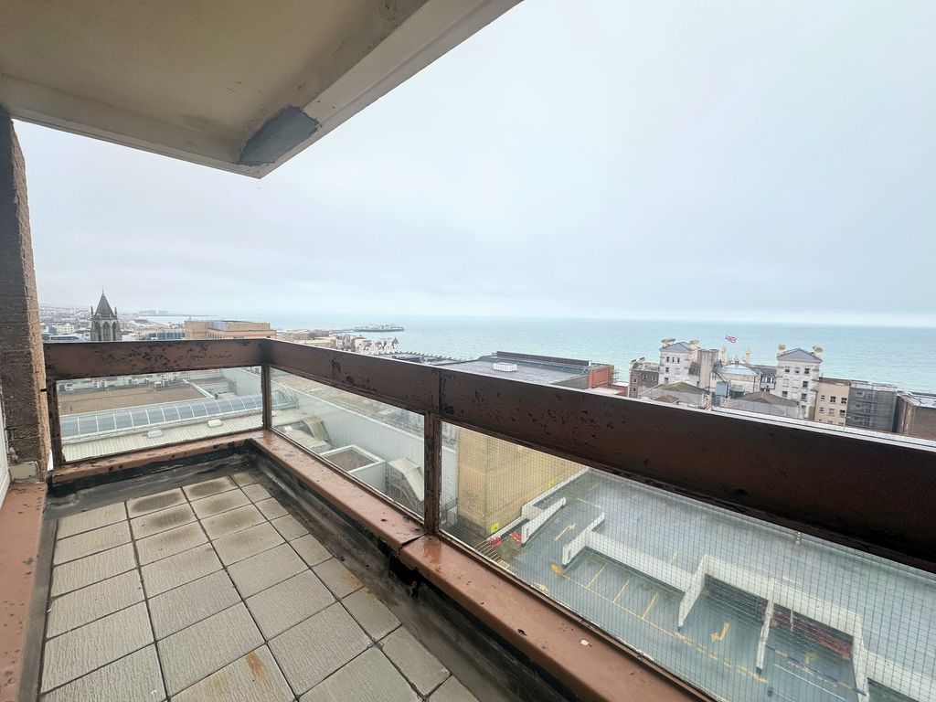 Property photo 2 of 14 Img-9600