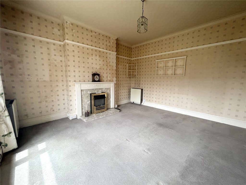 Property photo 3 of 21 Picture No. 30
