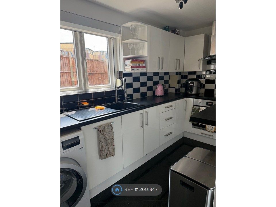 Property photo 3 of 18 Kitchen With Dishwasher