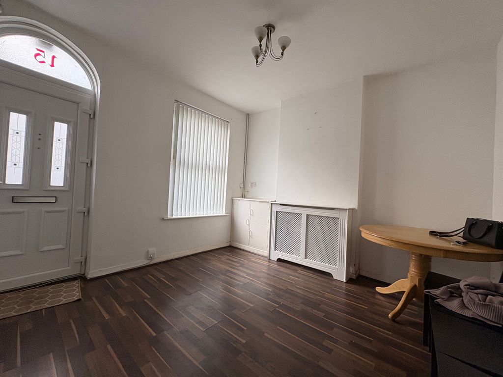 Property photo 2 of 9 Image