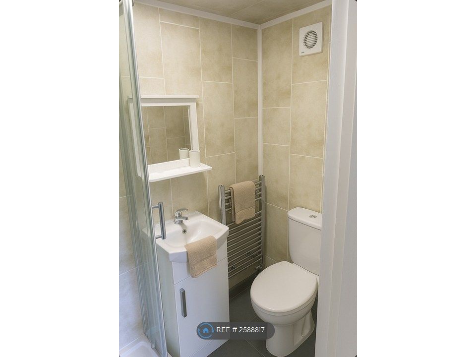 Property photo 3 of 6 Ensuite Bathroom